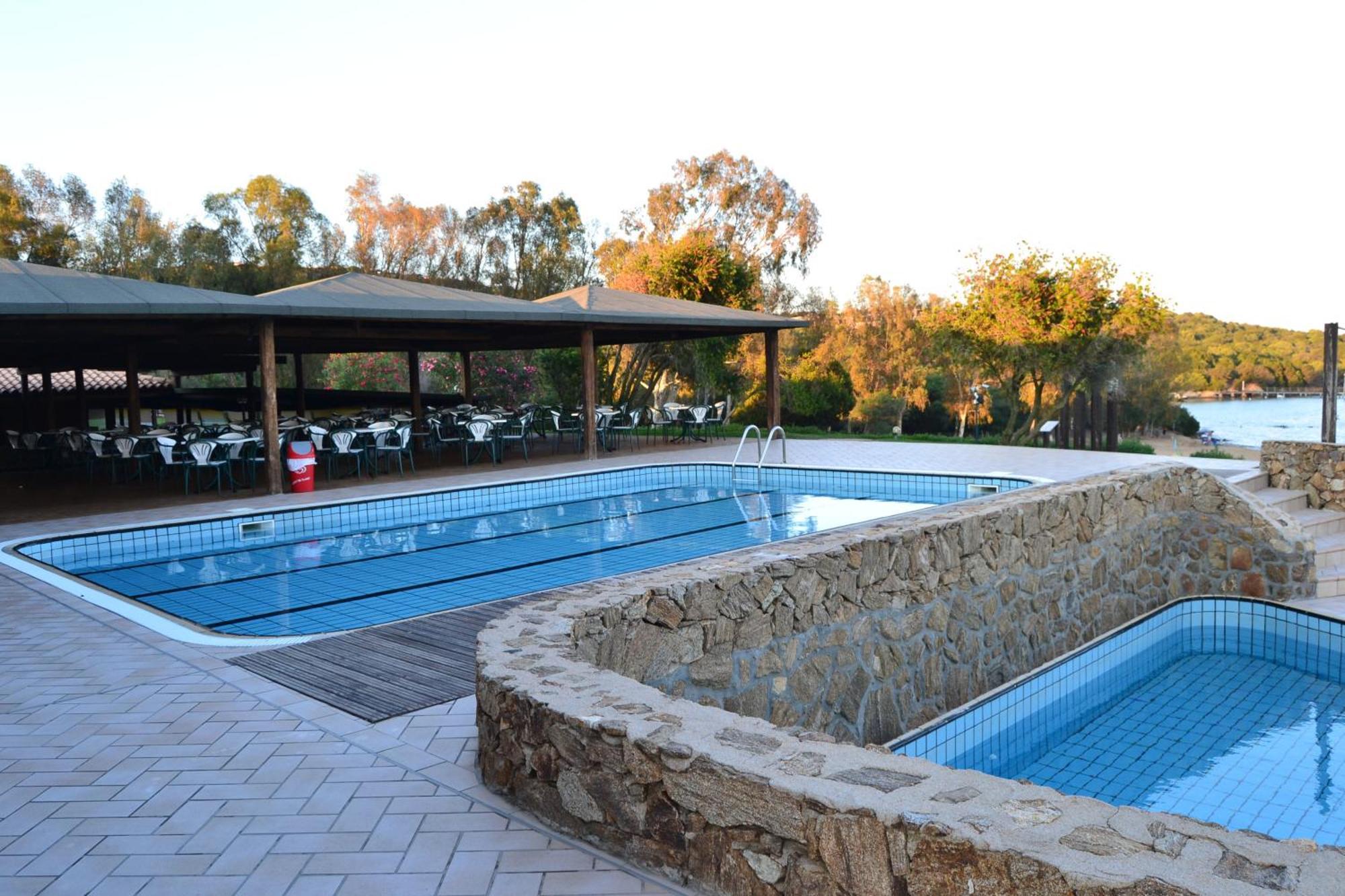 Residence Porto Mannu Палау Екстериор снимка