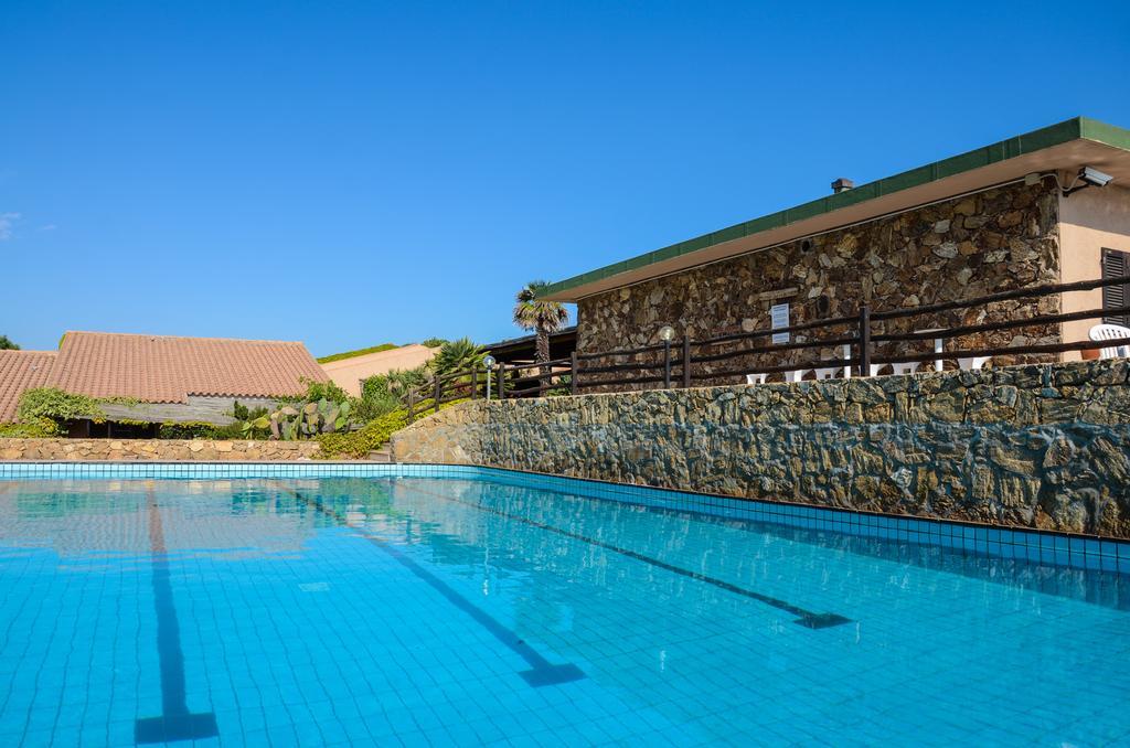 Residence Porto Mannu Палау Екстериор снимка