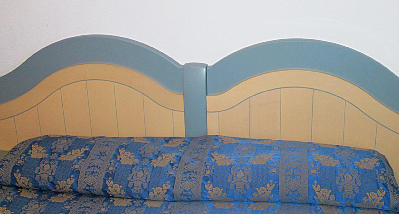 Residence Porto Mannu Палау Екстериор снимка
