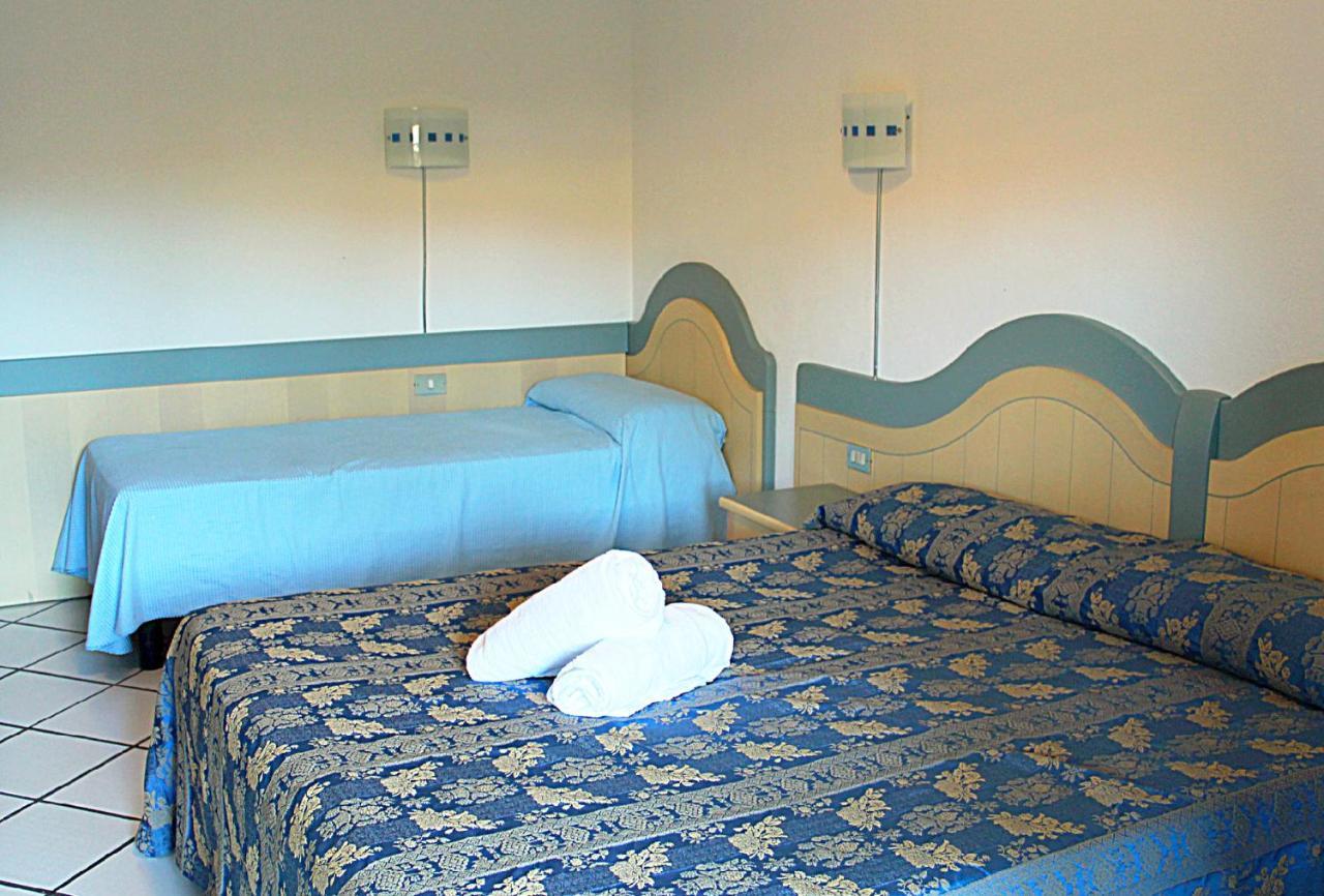 Residence Porto Mannu Палау Екстериор снимка